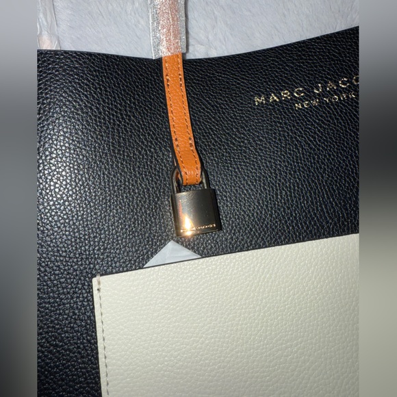 Marc Jacobs Grind Colorblock Leather Tote Bag in Smoked Almond Multi - Picture 4 of 10
